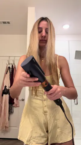 Nothing beats that fresh hair feeling 🙌 I’ve been keeping my hair routine quick thanks to my Dyson! I love when it looks like I put in way more effort than I actually did. Washing my hair needs to align to the week, day etc and now I don’t dread washing it since I know my Dyson will be there to make the process and my hair smooth without spending forever on it. @Dyson USA 