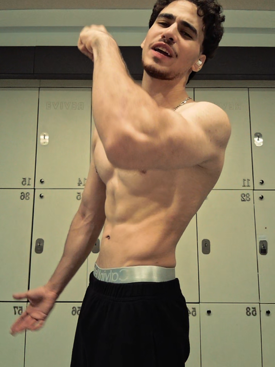 😜😜 . . . #fyp #gym #Fitness #eminem #rap 