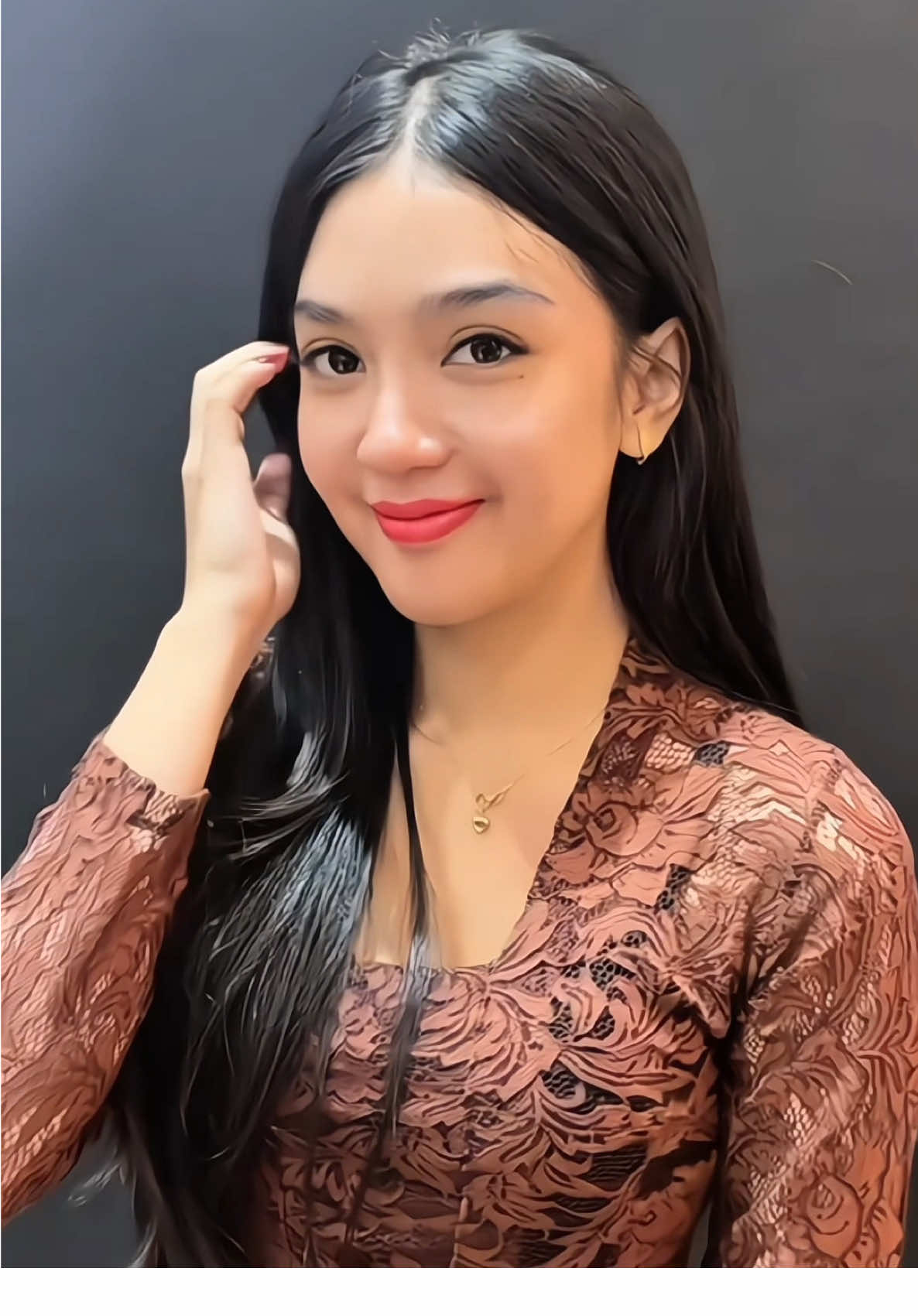 wes rek, ndang gowoen bojomu nang @Vinabrows @Vina Beauty Salon ben tambah ayu #velocity #kulinermalang #viral #fypシ #kebaya #bulan  #xybca 