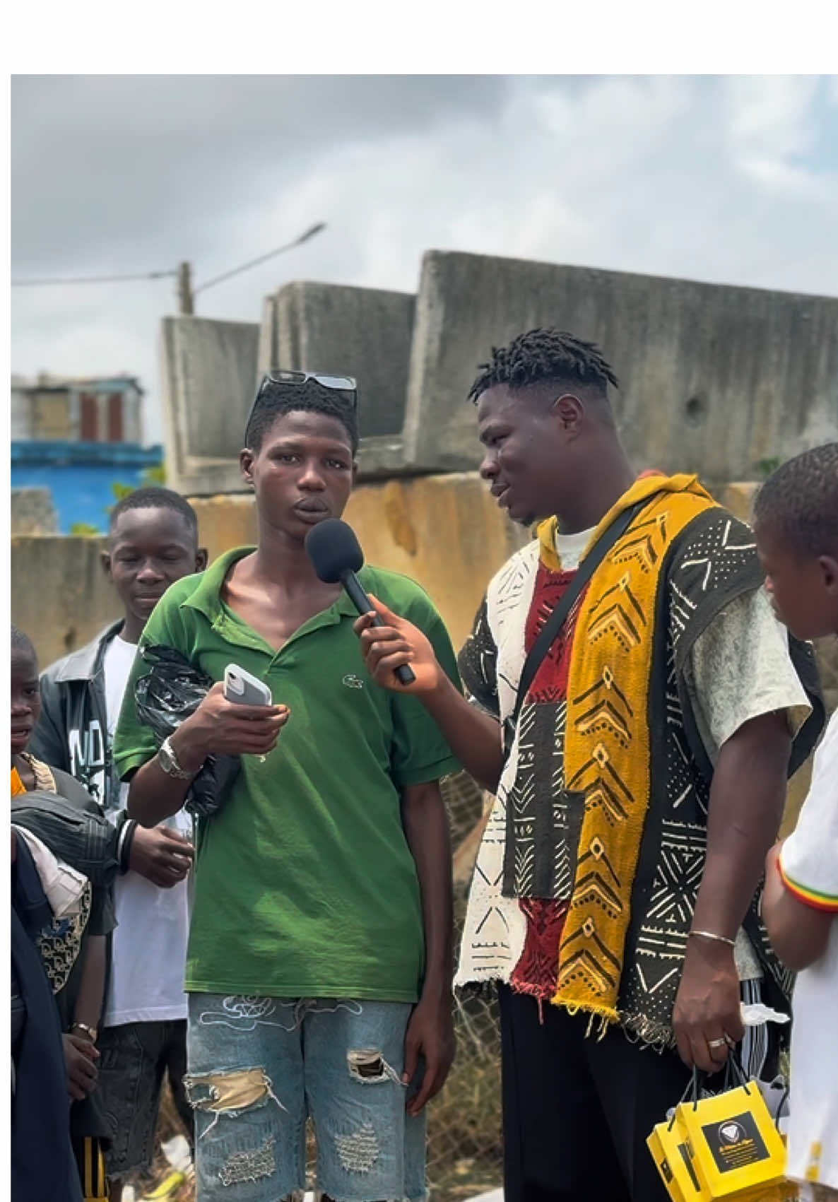 Les djoulas! #cotedivoire🇨🇮225 #microtrottoir #micro2babi #humour route 