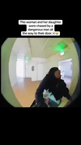 #doorbellcamera #RingCamera #TrendingNow #TrendingNow #ViralVideo #horor #criminalminds #camerasonnette #SécuritéMaison #HomeSecurity #safetyfirst #truecrimetok #pourtoii #viraltiktok #usa_tiktok #españa 