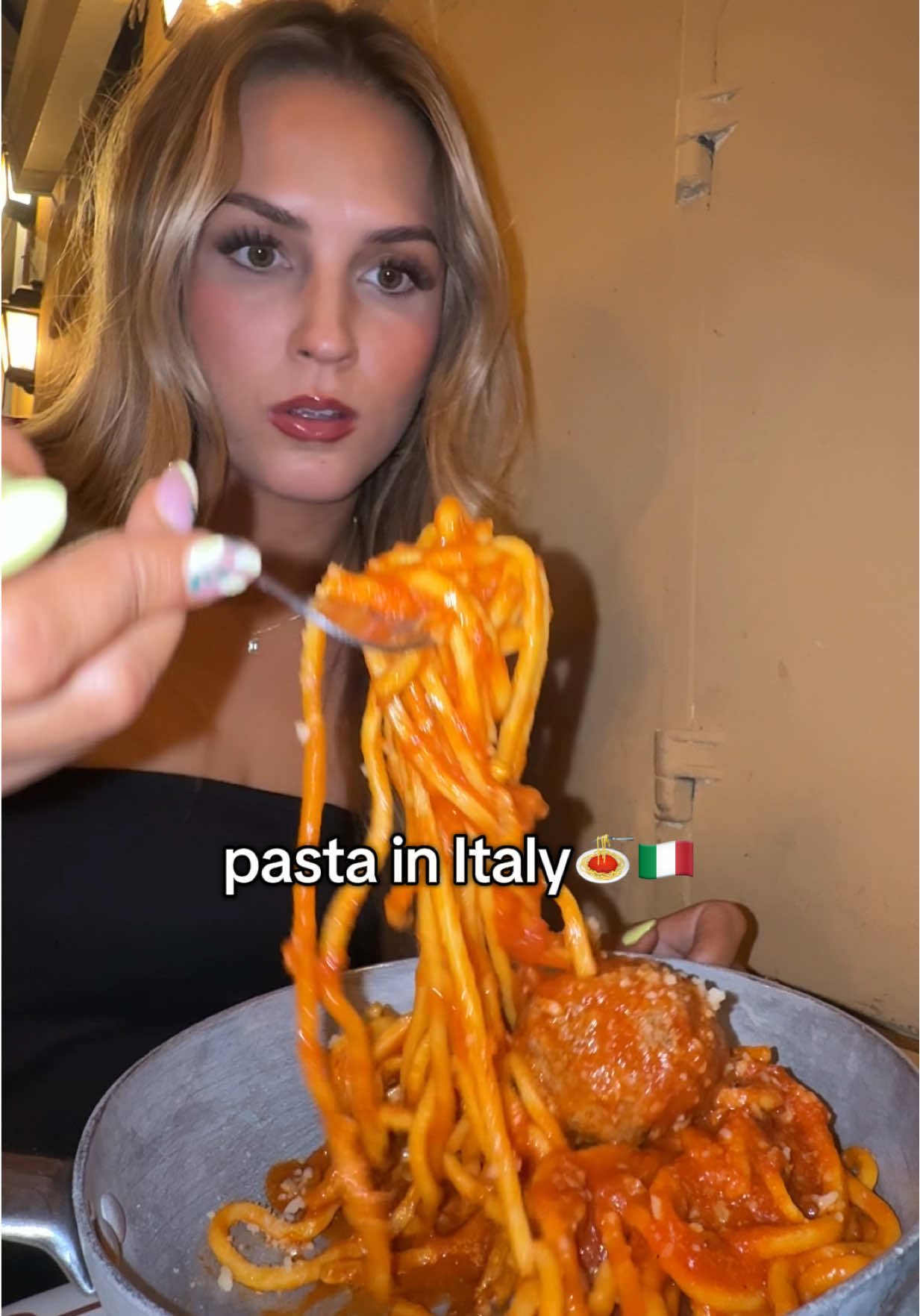 Pasta mukbang in Rome!! #pasta #mukbang #romeitaly #Foodie #fyp 