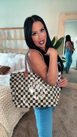 Women’s Tote Bag Handbag Purse for Everyday Use #womenstotebag #handbagpurse #womensbags #everydaystyle #fashionaccessories  