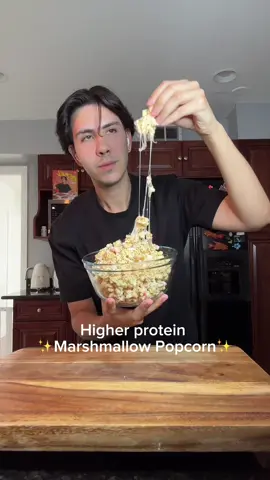 High-Protein Marshmallow Popcorn 🎉 It’s like Rice Krispies… but with popcorn and extra protein! 💪 The ultimate sweet + salty treat for movie night or post-workout cravings. ✨ Ingredients: 🧈 2 tbsp light butter 🍬 10 oz marshmallows 💪 1 scoop protein powder 🍿 1 bag light popcorn 🔥 Macros (per serving, makes 6): Calories: 155 Protein: 6g Carbs: 28g Fat: 2g