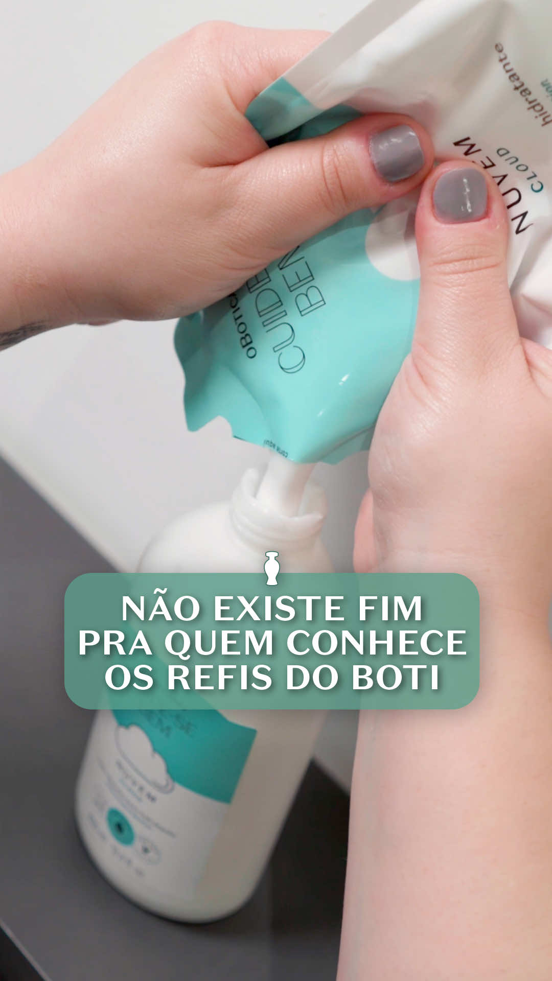 Você se apaixonou, mas o produto acabou? Nós temos a solução: refis do Boti. Perfeito pras inimigas do fim, que não ficam sem seus cheirinhos. Que tal garantir o seu? Vai durar muuuuito! #oBoticario #InimigosDoFim #BotiRefis