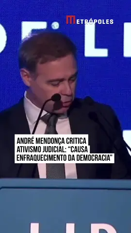#AndréMendonça critica #ativismojudicial: “Ao invés de fortalecer a democracia, causa seu enfraquecimento”. “O Poder Judiciário não tem a prerrogativa de dar a primeira e a última palavra. Essa situação passa a impressão de vivermos não em um Estado Democrático de Direito, mas em um Estado Judicial de Direito”, afirmou o ministro do #STF nesta sexta-feira (22/8). #TikTokNotícias