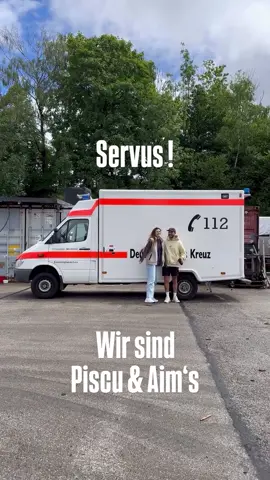 Einen ehemaligen Rettungswagen zu unserem neuen Zuhause umbauen? Dieser Aufgabe haben wir uns Vollzeit angenommen. Und damit willkommen zu unserer ersten Ausbauwoche: Alles muss raus und ab! Unser Learnings: Ein RTW Ausbau ist für immer gemacht, also nicht vorsichtig sein. Folie und Kleber entfernen sind, wie erwartet, zeitintensiv und nervig. Der Ceranfeldschaber war nach der Heißluftpistole unser bester Freund! Wie ist es euch bei der Entkernung oder Entfolierung ergangen? #rettungswagen #sprintervan #vanconversion #camperausbau #vanbulance  