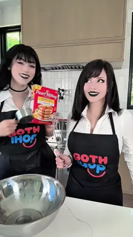 Welcome to Goth IHOP no fun for u #goth #gothgirl #howto #cooking #emo @Buttercupcosplays 