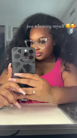 I miss 1st album MB but also…. I can’t get over these clips of myself 😭🫶🏽 I felt so pretty 🥺 • • • #cute #pink #blackgirlmagic #kinkystraightwig #makeupforblackwomen 