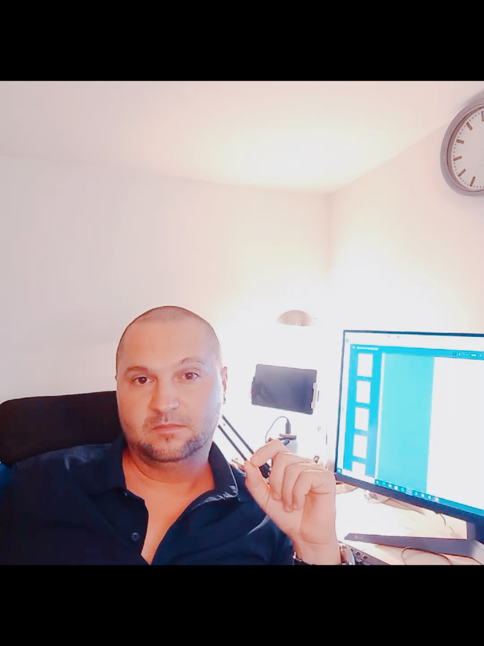MIHAI MARIUS-DAN @ LUPT ZILNIC ÎMPOTRIVA STATULUI MAFIOT-ROMÂN PENTRU A ASIGURA VIITORUL COPIILOR NOȘTRI, TRĂIM ÎNTR-UN STAT TOTALITAR ÎN CARE LEGILE DEVIN ARME ÎMPOTRIVA POPORULUI ROMÂN CREȘTIN-ORTODOX BINECUVÂNTAT DE DUMNEZEU!!! TOȚI UZURPATORII CARE NE-AU DEZBINAT, SLĂBIT, ÎNDOCTRINAT CU MASS-MEDIA CUMPĂRATĂ CU SUTE DE MILIOANE DE EURO PENTRU A OFERII LEGITIMITATE HOȚILOR CARE NE CONDUC DESTINELE DE 35 DE ANI DE ZILE, AR TREBUII SĂ PLECE 