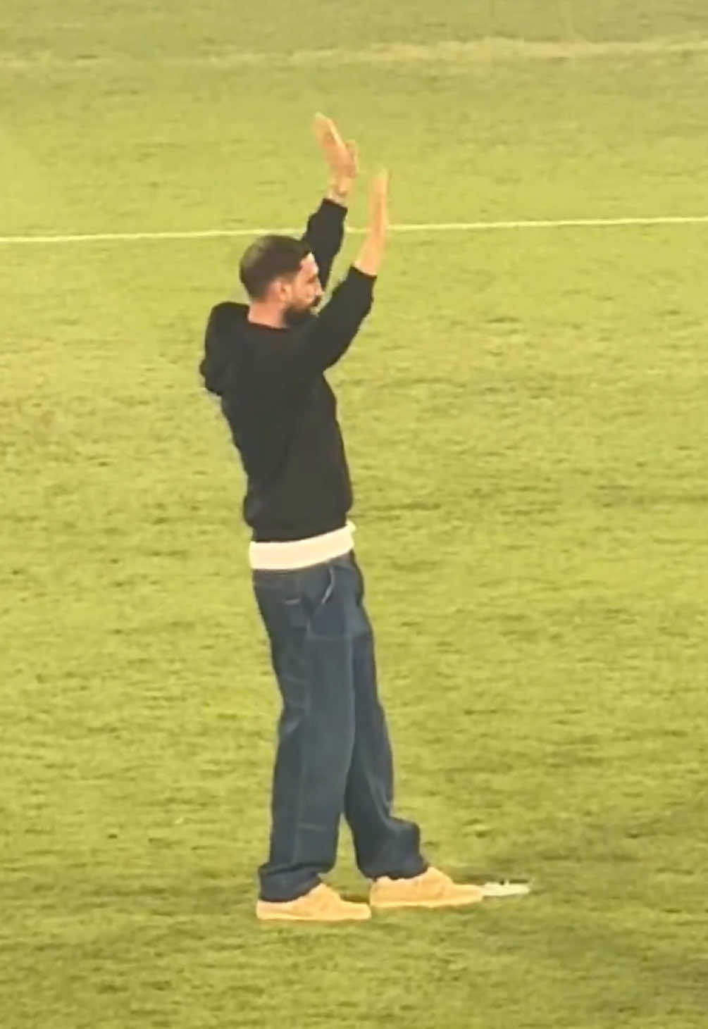 A legend leaves Paris 🥹❤️💙 🎥 @Canal Supporters 