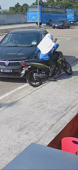 sian pokcik kereta kena langgar 😔#kgbendahara #johor 