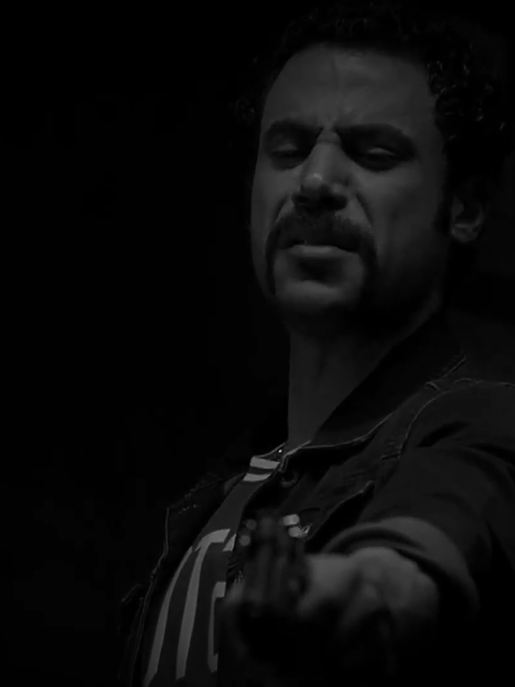 #عندما_ينسي_الممثل_انهو_يمثل🥀🖤 