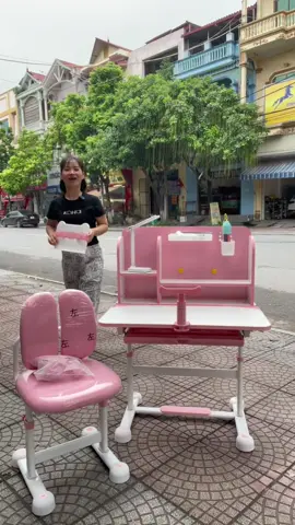 Bàn học thông minh mã A16 nhà em  sẵn đủ màu ạ , bàn này giúp các con ngồi chuẩn tư thế và cũng là góc học tập đẹp cho các con thích học hơn các ba mẹ ạ  #xuhuong #banhoc #banhocsinh #banhocthongminh #noithatkhoangan 
