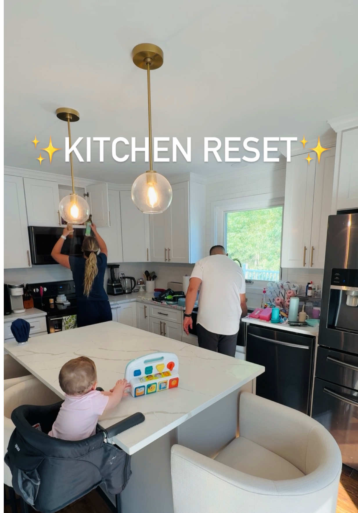 Friday night kitchen reset with the fam ✨🧼🧽🫶🏻 Heading into the weekend with a clean kitchen after a crazy week is THE best feeling. #CleanTok #kitchenreset #clean #cleanhome