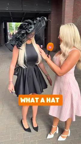 Indeed what a hat 👒  #RacedayTV #fashion #horseracing 