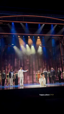 @ldngatsby curtain call 22/08 💚✨ the most amazing cast and crew !!!!!!!! special shout out to @Kiara Dario for always having the BIGGEST smile on her face 🤩 #thegreatgatsby 
