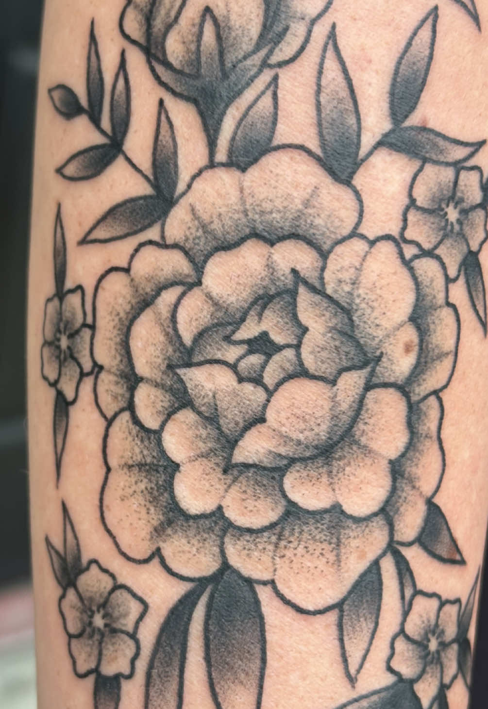 Life = good #trending #fyp #tattoofyp #dogs #flowers
