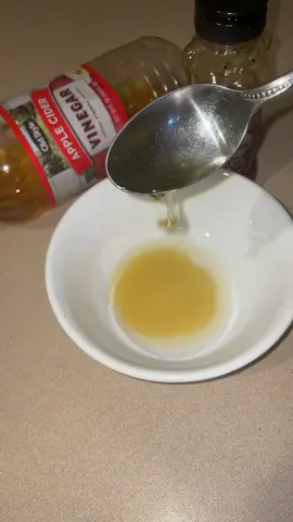 #vinagredemanzana #con #miel #luce #una piel de porcelana con este preparado joven bonita con vinagredemanzana para ti sigueme para más videos 
