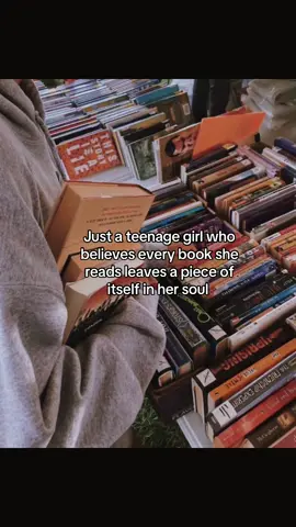 #bookish #bookgirlies #booktokfyp #bookworm #fyp 
