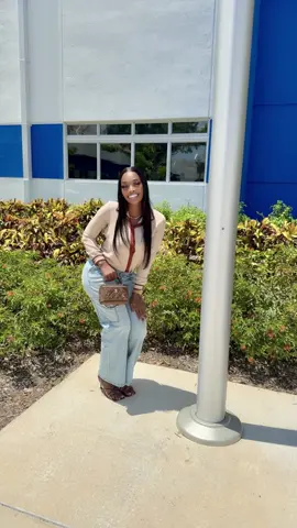 Class in Session 🔐👩🏾‍🏫🤎📝 #fyp #fybシviral #teachersoftiktok #teacherlife #teacherbae 
