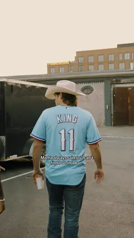 But mama aint never seen nothing like you on my arm.. #fyp #onenightdance #countrymusic #rk 