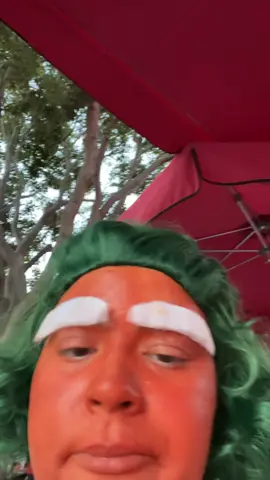 shoutout to the boss lettin us out the factory and giving us a luxury meal #oogieboogiebash #disneyland #halloween #oompaloompa #costumeideas 