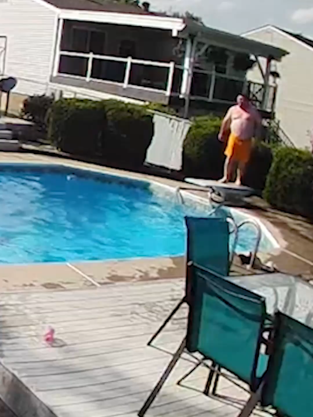 The trick is loosening the screws JUST enough... 🤪 🤣 #cctv #propertydamage #pooljump #pool #poolfail #waterfail #fail