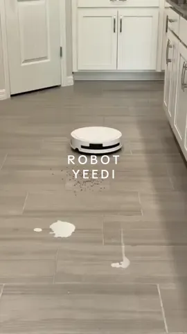 Replying to @cuquis9806 Este robot limpia hasta las manchas más difíciles ✨ #yeediM14Plus #robotvacuum #cleaningtools #smarthome #floorcleaner 