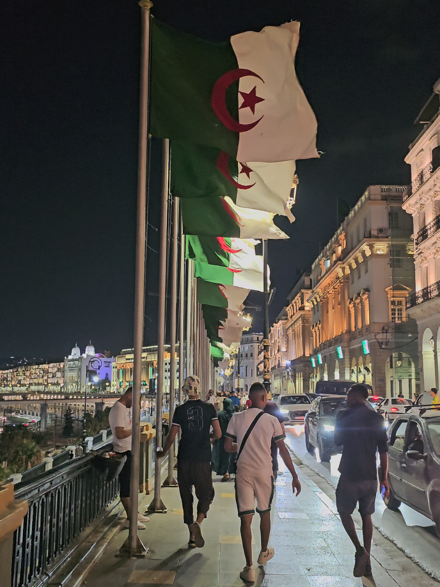 Alger 🎥🎭  chapter : be unique 