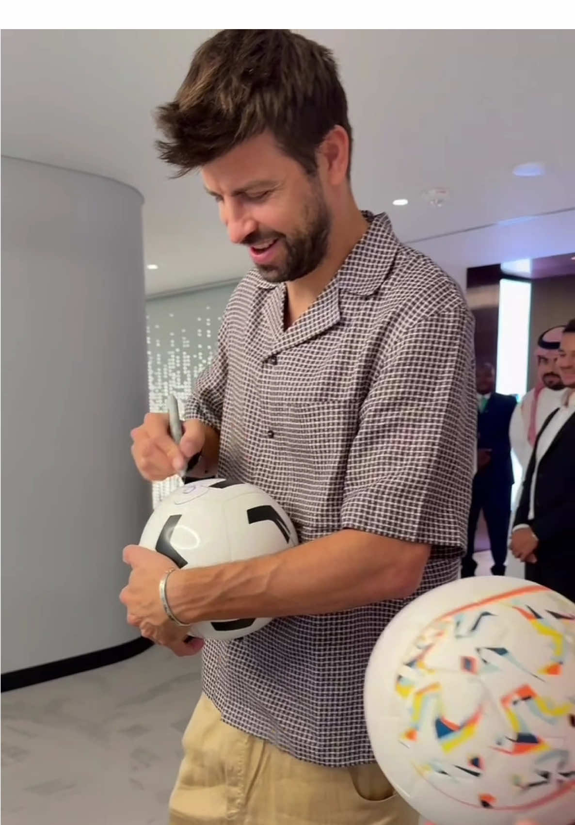 #gerardpique in#riyadh  #الشعب_الصيني_ماله_حل😂😂 #explore #fyp 
