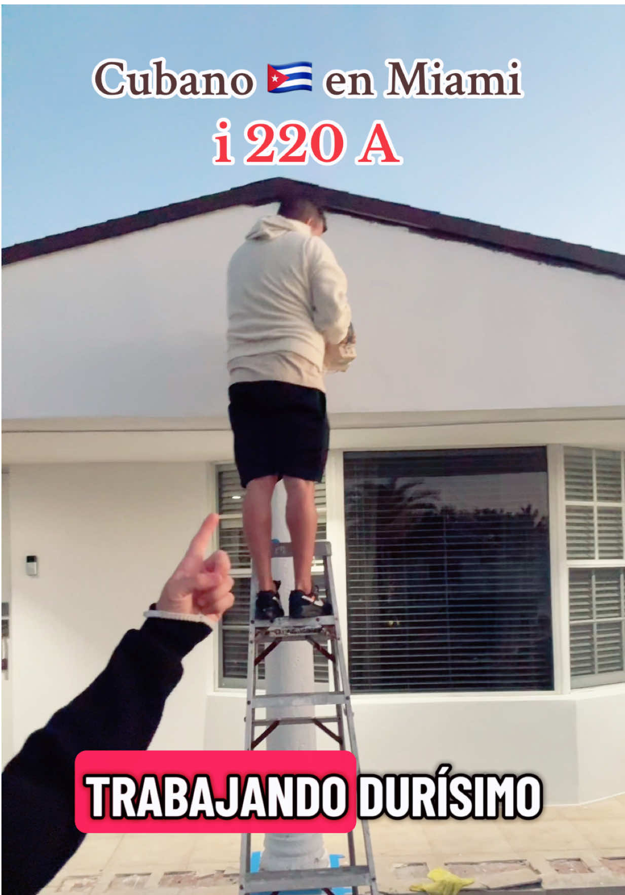 Cubano i220A tiene 3 trabajos en los Usa ‘ hombre de trabajo y de disciplina , desde en la mañana trabajando pintando casas 🏘️ ganándose lo suyo con dignidad , este es el ejemplo que demuestra que los cubanos vinimos a este país 🇺🇸 a trabajar y a echar para adelante , merece respeto y admiración porque con alegría y con humildad demuestra que todo se logra con trabajo y fe 🇨🇺🧎🏻!! #cubanosenmiami #i220a #cubanos #trabajos #fyp #viralvideo #EjemploDeRespeto #Bendiciones  