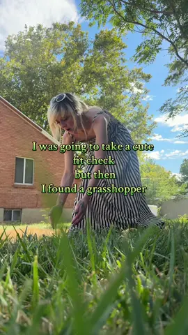 I made a friend haha 😆  #caughtoncamera #grasshopper #Summer #havefun #neurodivergent 