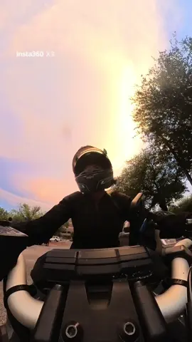 Wouldn’t trade this life for anything #motorcycle #bikergirl #bikesoftiktok #bikelife #motorcyclesoftiktok @Helmet Flair @insta360 official 