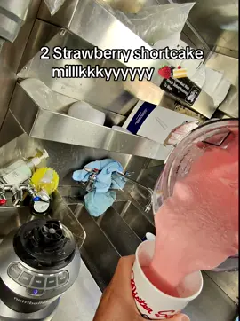 2 Strawberry shortcake vibes but make it milllkkyy 🍓🥛✨ #icecream #milkshake #milky #mistersoftee #strawberry 