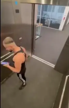 Entertaining prank Get ready to laugh out loud, hilarious videos featuring best prank compilation pranks. If you enjoy funny videos and a good laugh, then this TikTok account is perfect for you. Don't miss out on any of side-splitting content, Prank lovers, get ready laugh. #Prank #comedy #foryou #funnyvideos😂 #viral #comedia 