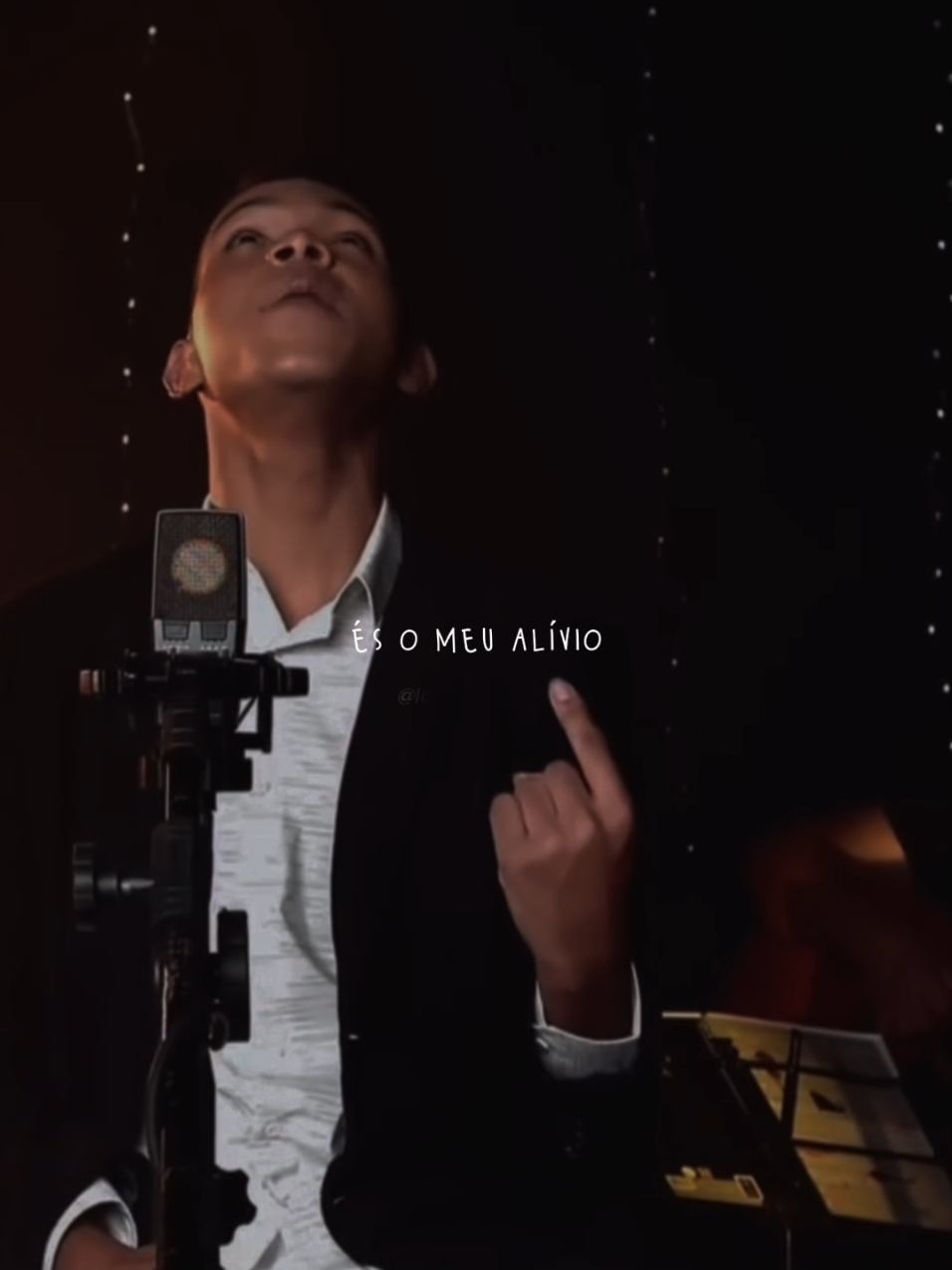 És o meu alívio 🙇🏼🤍 #musicagospel #louvor #gospel #hino #status 