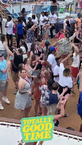 THE BEST PARTY AT SEA #checkitoutguys😎 #cruise #solotravel 