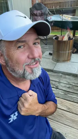 I know…. I need to trim my beard… there’s block parties going on in Lexington Kentucky tomorrow… who’s interested??? #lexington #vibes #CountryMusic #fyp 