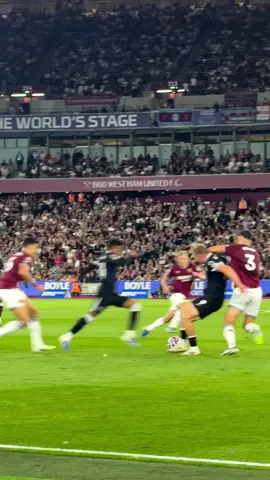 ✅ REKOR : Estêvão kini jadi pemain termuda dalam sejarah Chelsea yang mencatatkan assist di Premier League (18 tahun, 120 hari). 💎 #ChelseaDay #estavowilliam  #chelsea #fypシ゚ #fypシ゚viral🖤tiktok 