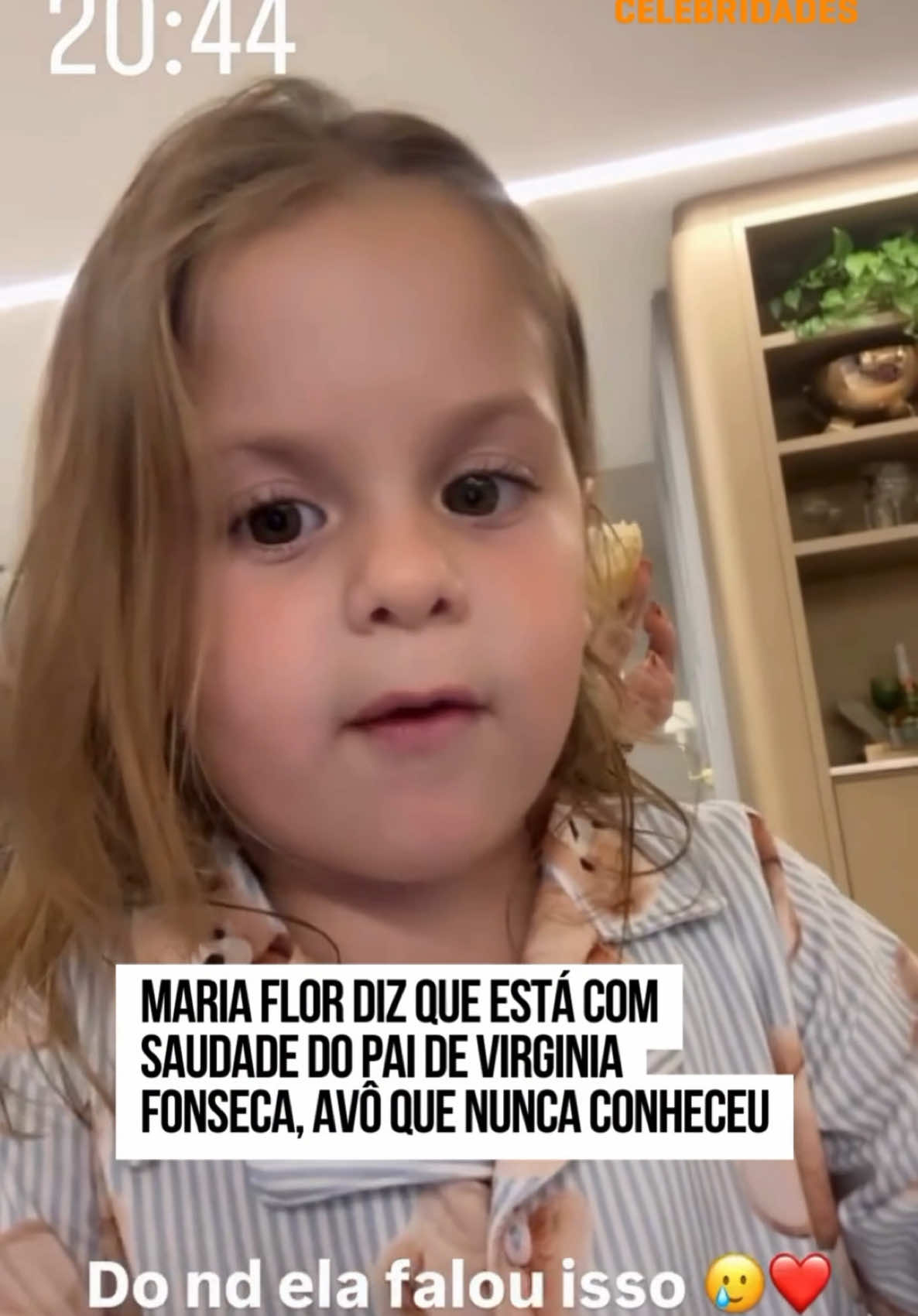 #Virginia Fonseca compartilhou um momento emocionante com a filha Maria Flor, de 3 anos. No vídeo compartilhado pela #influenciadora, a menina diz que está com saudade do avô Mário Serrão, que ela nunca conheceu. O pai de Virginia morreu em setembro de 2021, pouco mais de um ano antes do nascimento da criança. 