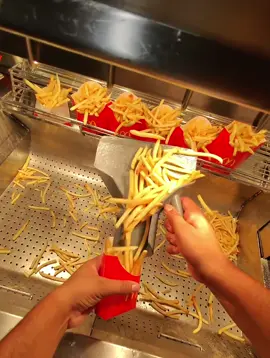POV work with me at McDonald’s #fyp #mcdonalds #foryoupage #viral #trending 