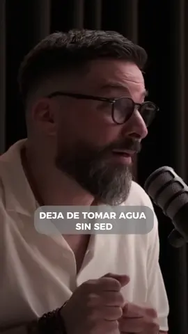 💦 Escucha tu sed y dale lo que necesita. 🚰✨Entrevista completa con @antifragilpodcast en su canal de YouTube. 🚀 Inscríbete a nuestro programa PASO A PASO 6 y dirígete a la salud perfecta💪 ¡Apúrate! Inscripciones hasta el 3 de octubre de 2025 o hasta llenar cupos limitados. 🗓️ 🔗 Únete ya (link en BIO) #Hidratación #Bienestar #sistemaunani
