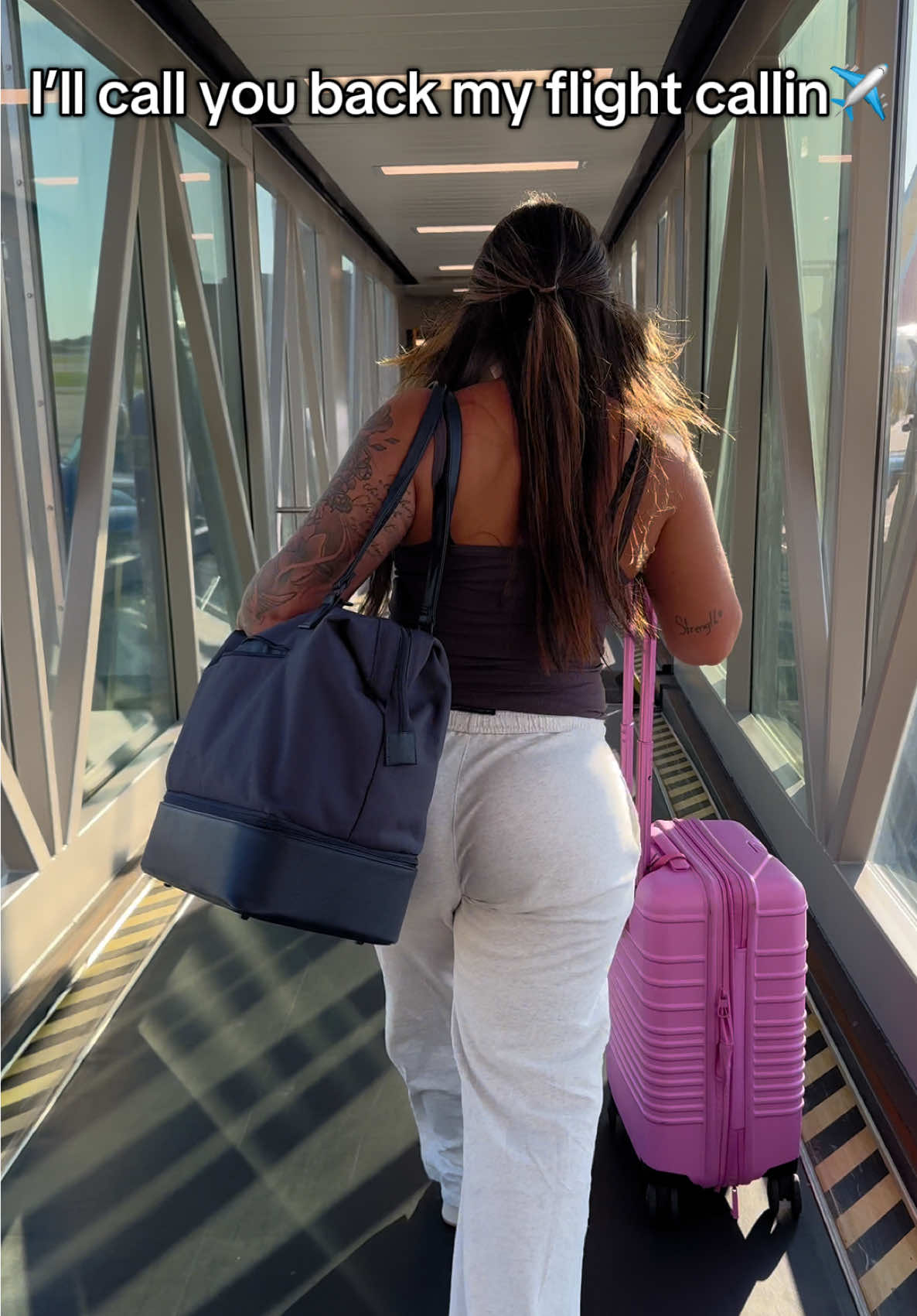 @Sneaker Con see you soon Dallas✈️🤌🏼 #fyp @BÉIS LUGGAGE!!