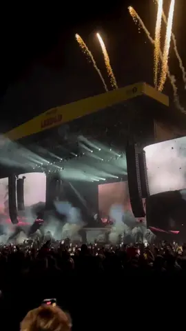 Travis Scott - Leeds Festival (Champain & Vacay intro) 🤯 #fy #travisscott #circusmaximustour #readingfestival 