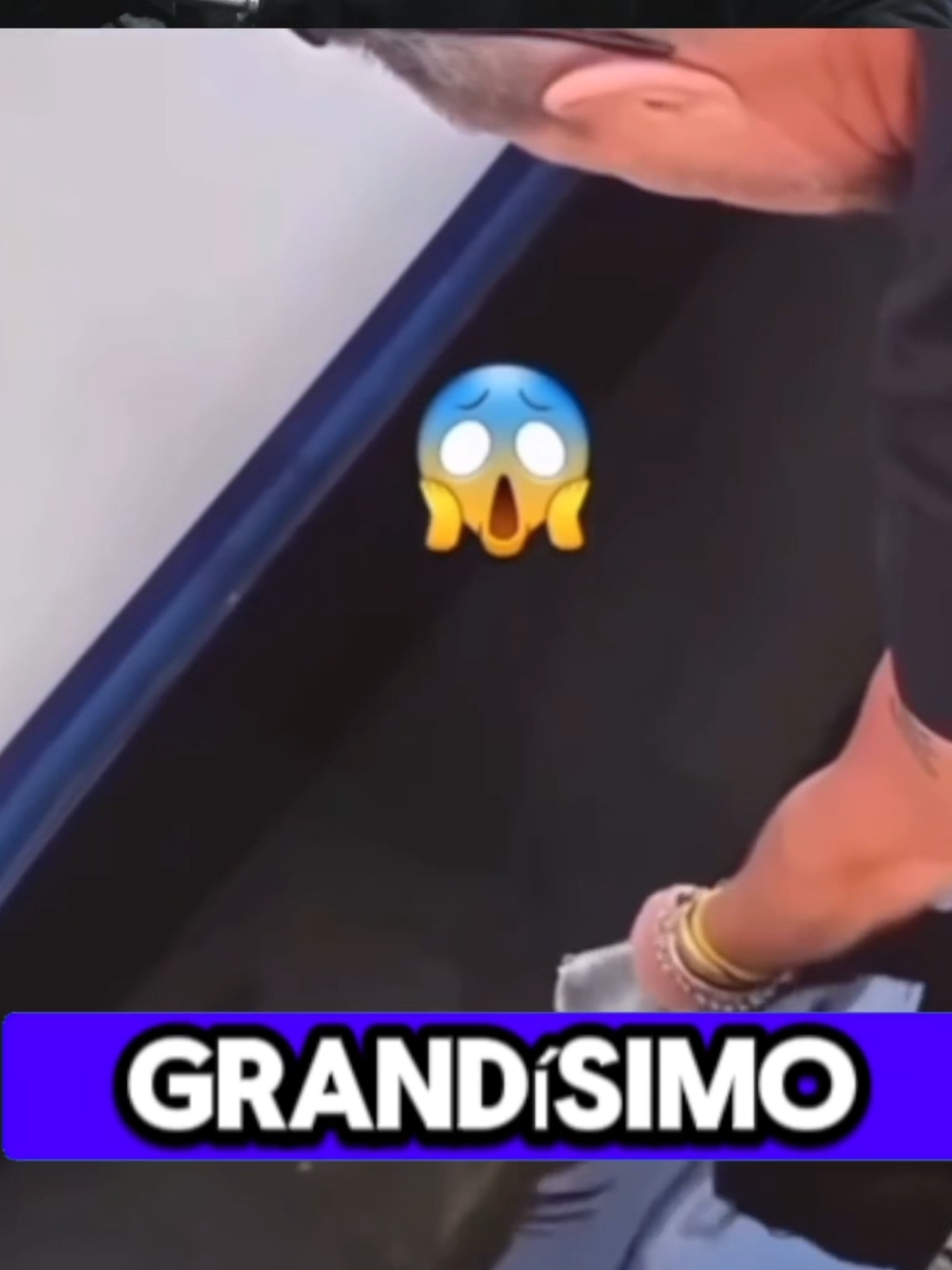 MIREN ESTE ANIMAL ATERRADOR #VIRAL #viraltiktok #tatuaje #humor #mujeres #SUSTO