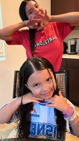happy fridayyy🩵 #kindergartenhairstyles 
