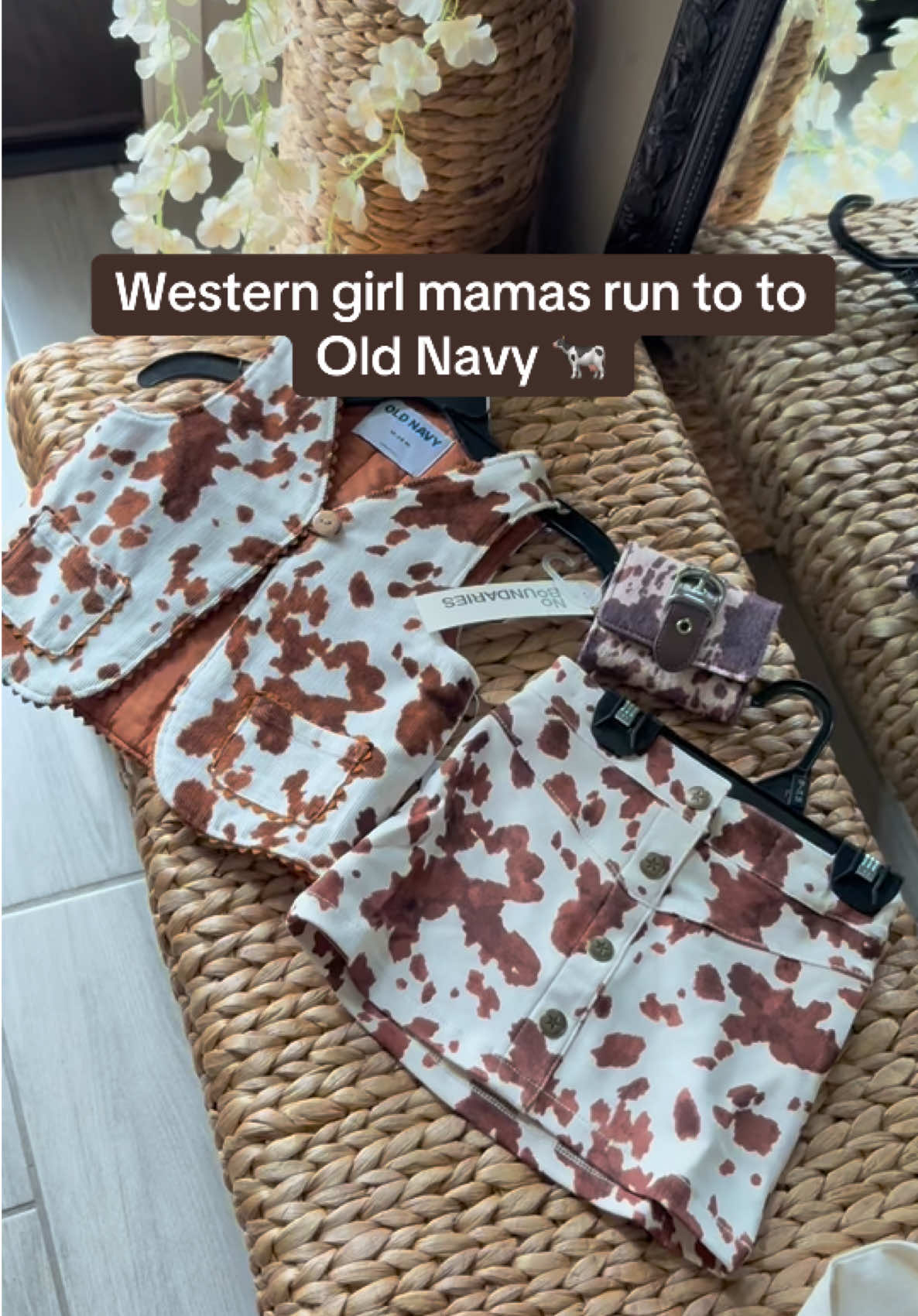 I love having a mini me to be able to have matching outfits! 🐄 @Old Navy Official #oldnavy #girlmama #westernfashion 