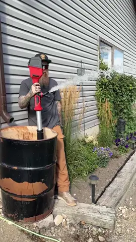 Milwaukee certainly did not mess around with this stick transfer pump • It can pump up to 25 gallons per minute, that means if this drum was full to the top it would take less than 2 minutes to pump it out, and with a 12.0 amp battery it can pump up to 1000 gallons on a charge • It comes with a Y adapter that you can connect one or 2 hoses to and has a 360 degree filter that maximizes flow in heavy debris @Milwaukee Tool 