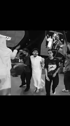 مو مهم كيف يرقصون المهم مبسوطين ههههههههههه#بيكس #لينكس #البتابيت #explore #foryou @عبدالرحمن الشهري @Saeed | سعيد @يزيد الشافعي🇸🇦 @Peaks | ابو دخيّل @Dabby | دابي @Faisal | فيصل الشثري @Peaks i6rba5 